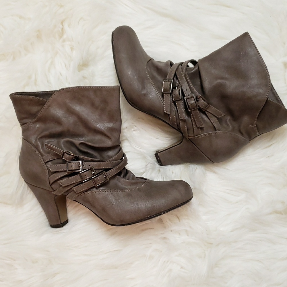 Womens boots size 7.5